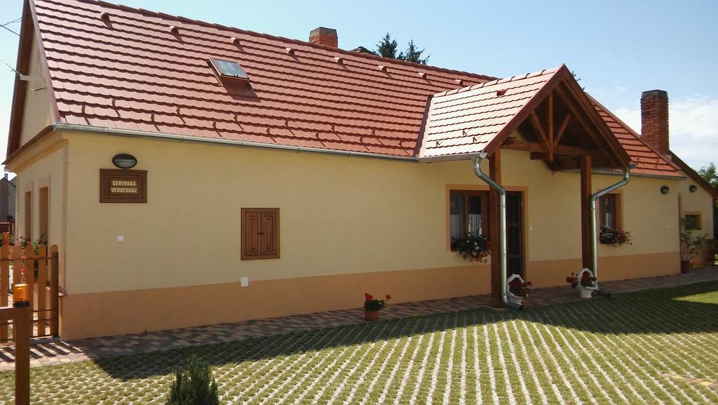 Gerendas Vendeghaz Sotony Εξωτερικό φωτογραφία