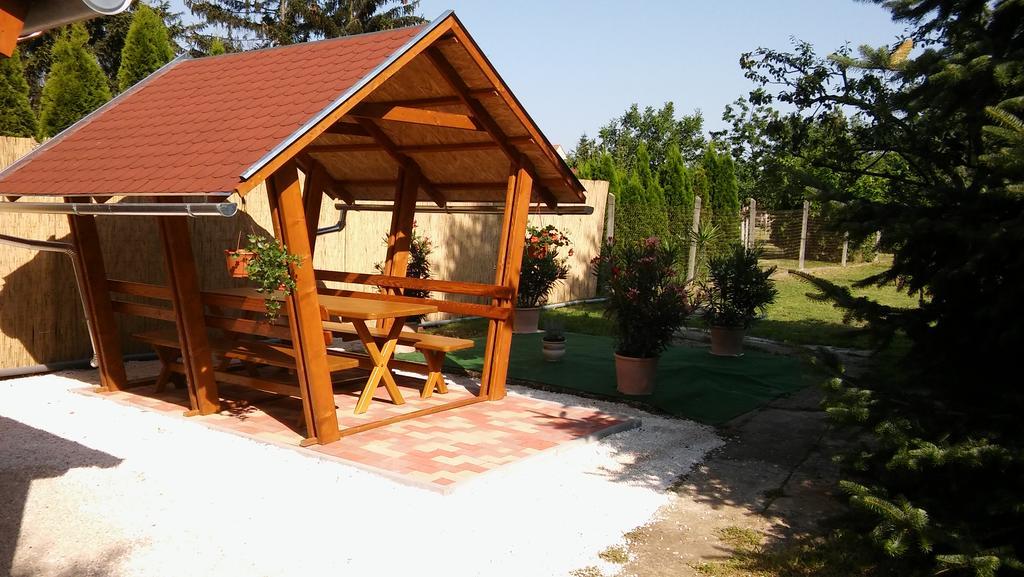 Gerendas Vendeghaz Sotony Εξωτερικό φωτογραφία